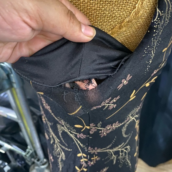 Black dress - Picture 6 of 6